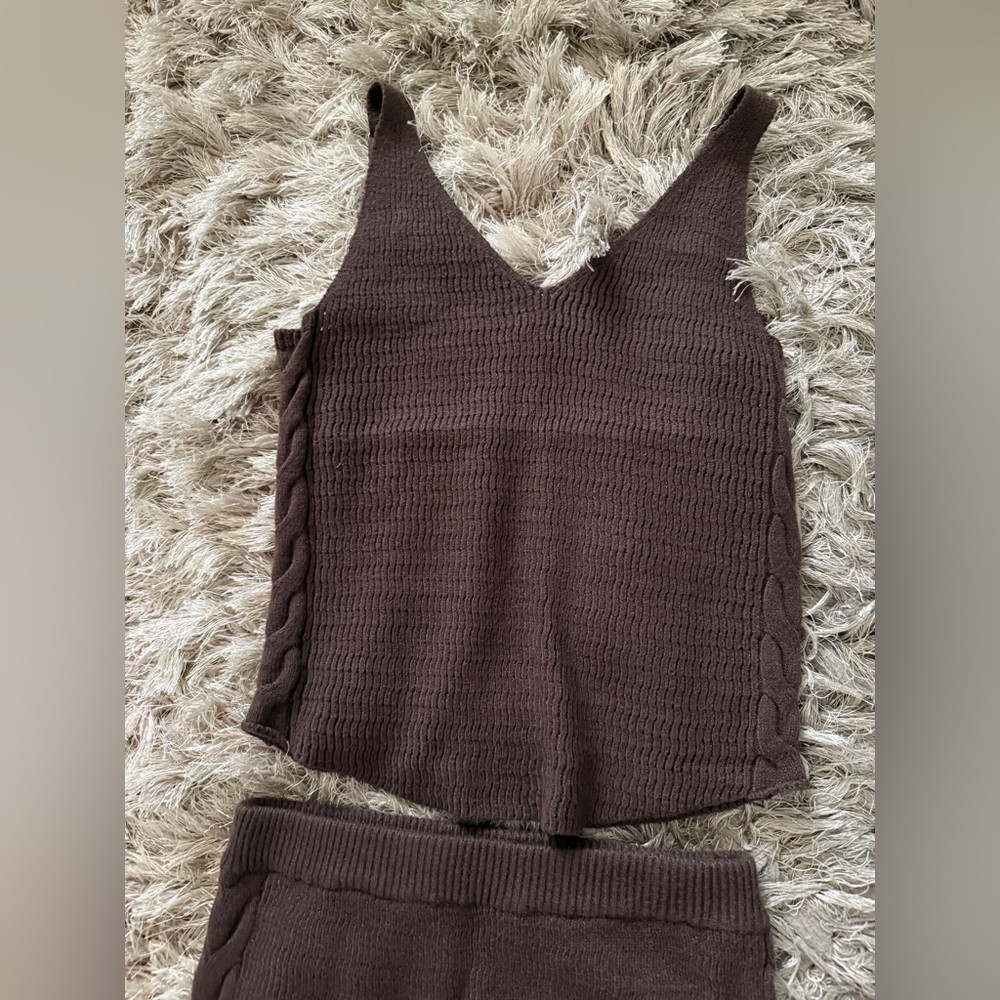 Brown Knit skirt set. Never worn.